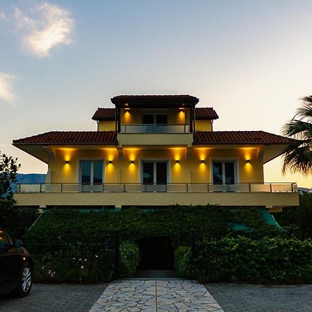 Villa Niku Берат Екстер'єр фото